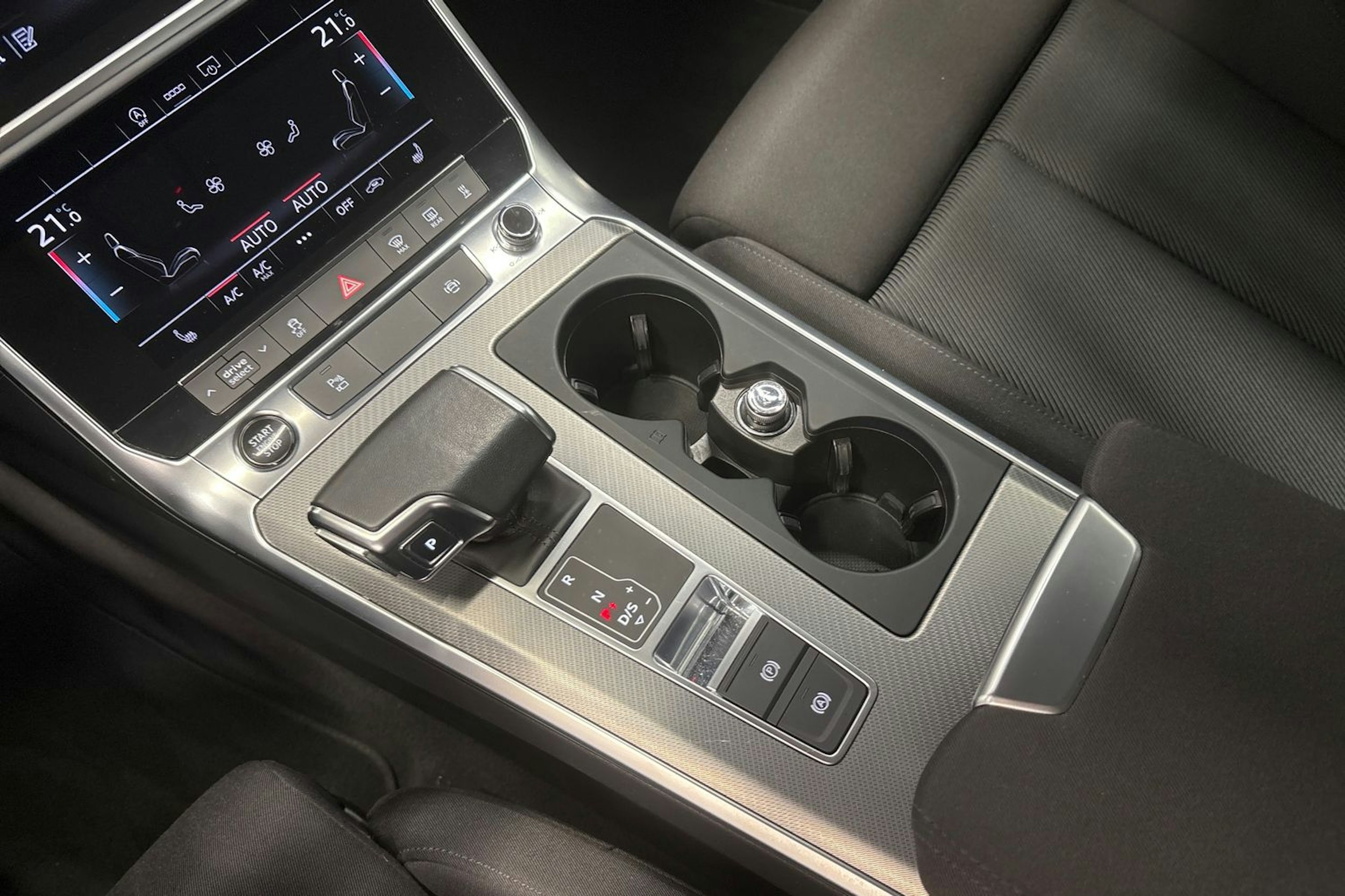 musta Audi A6 2022 kuva 25.