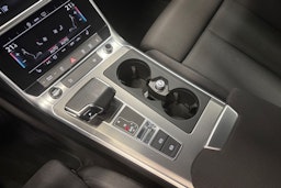 musta Audi A6 2022 kuva 25.