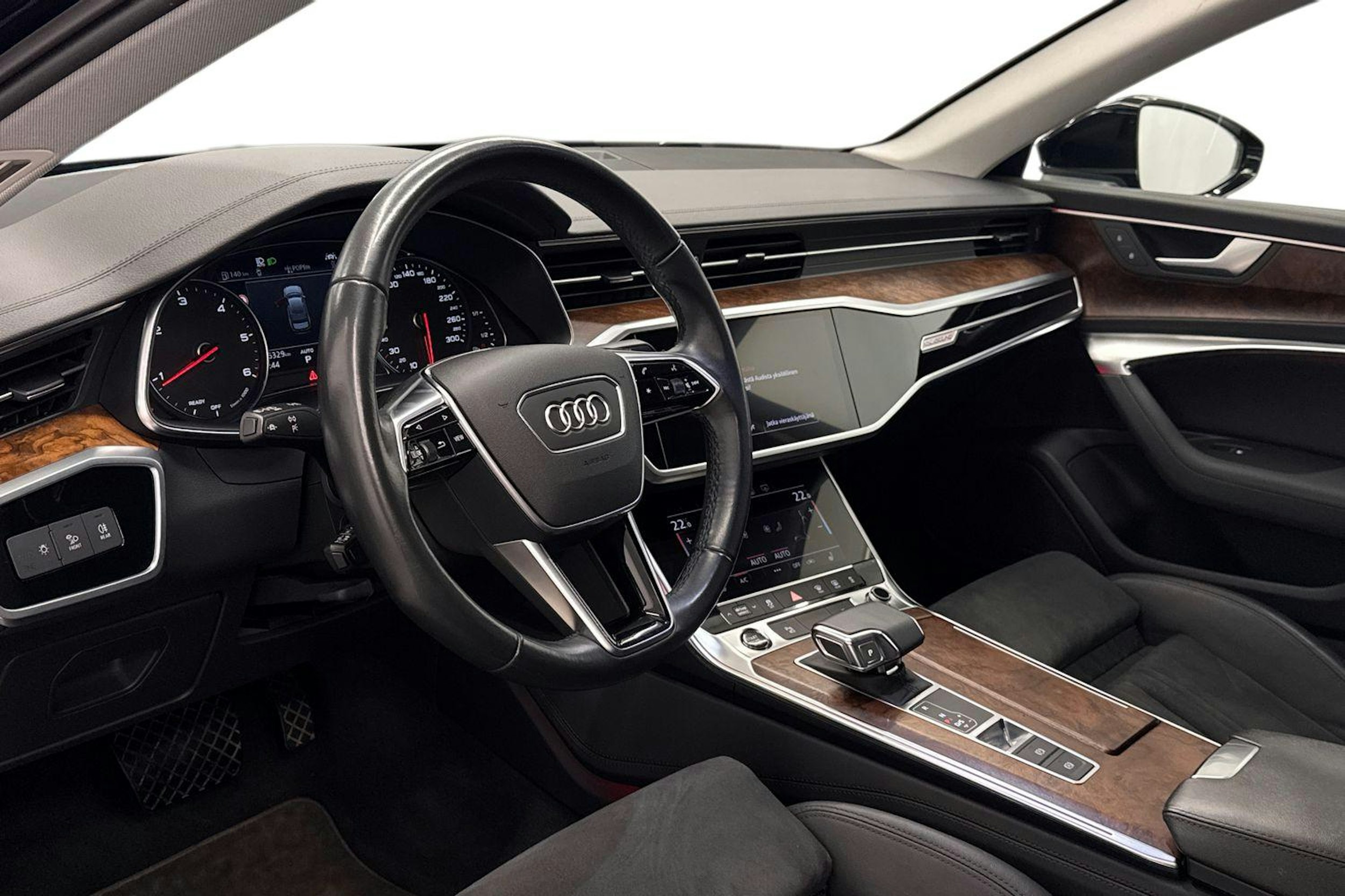 Musta Audi A6 2022 kuva 6.