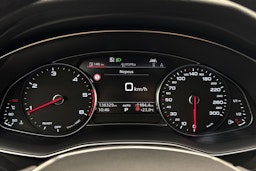 Musta Audi A6 2022 kuva 15.