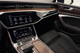 Musta Audi A6 2022 kuva 19.