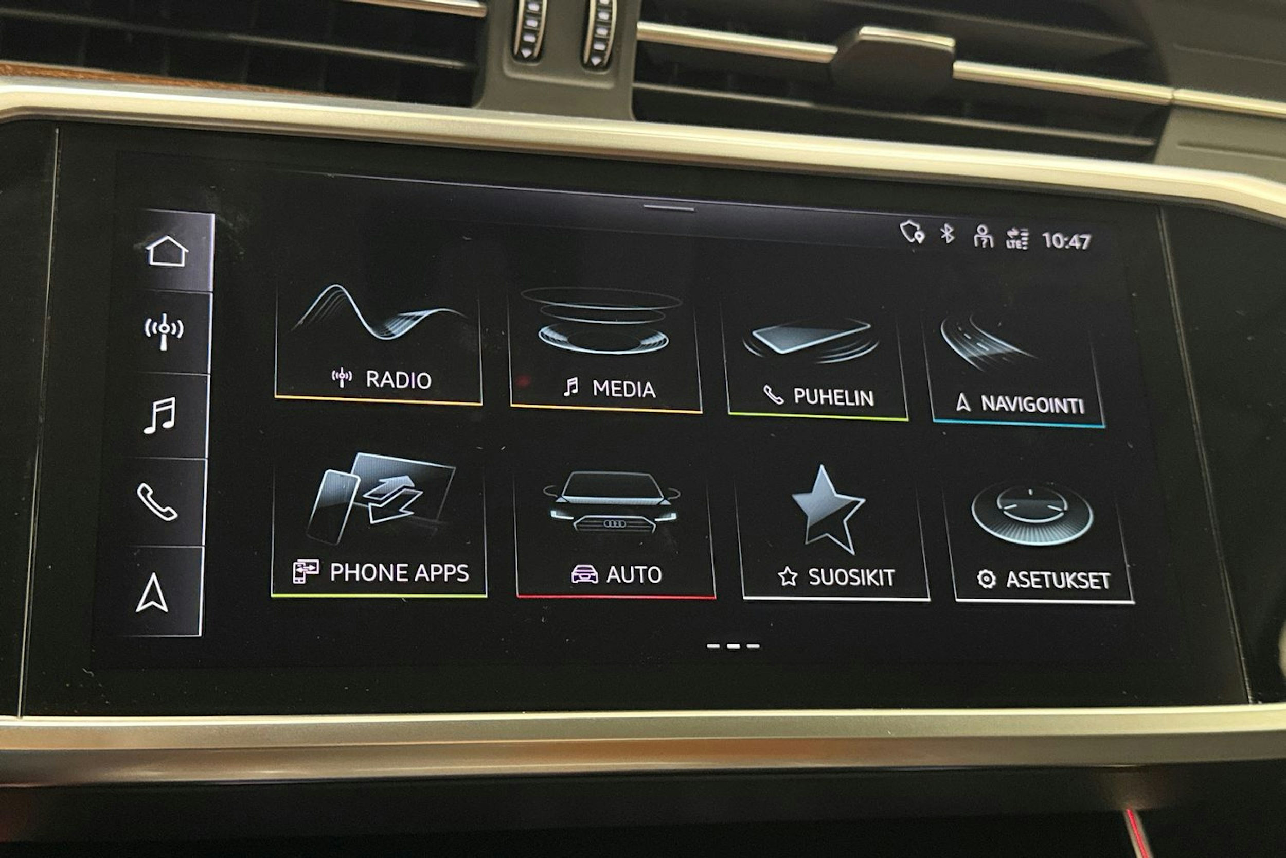 Musta Audi A6 2022 kuva 20.