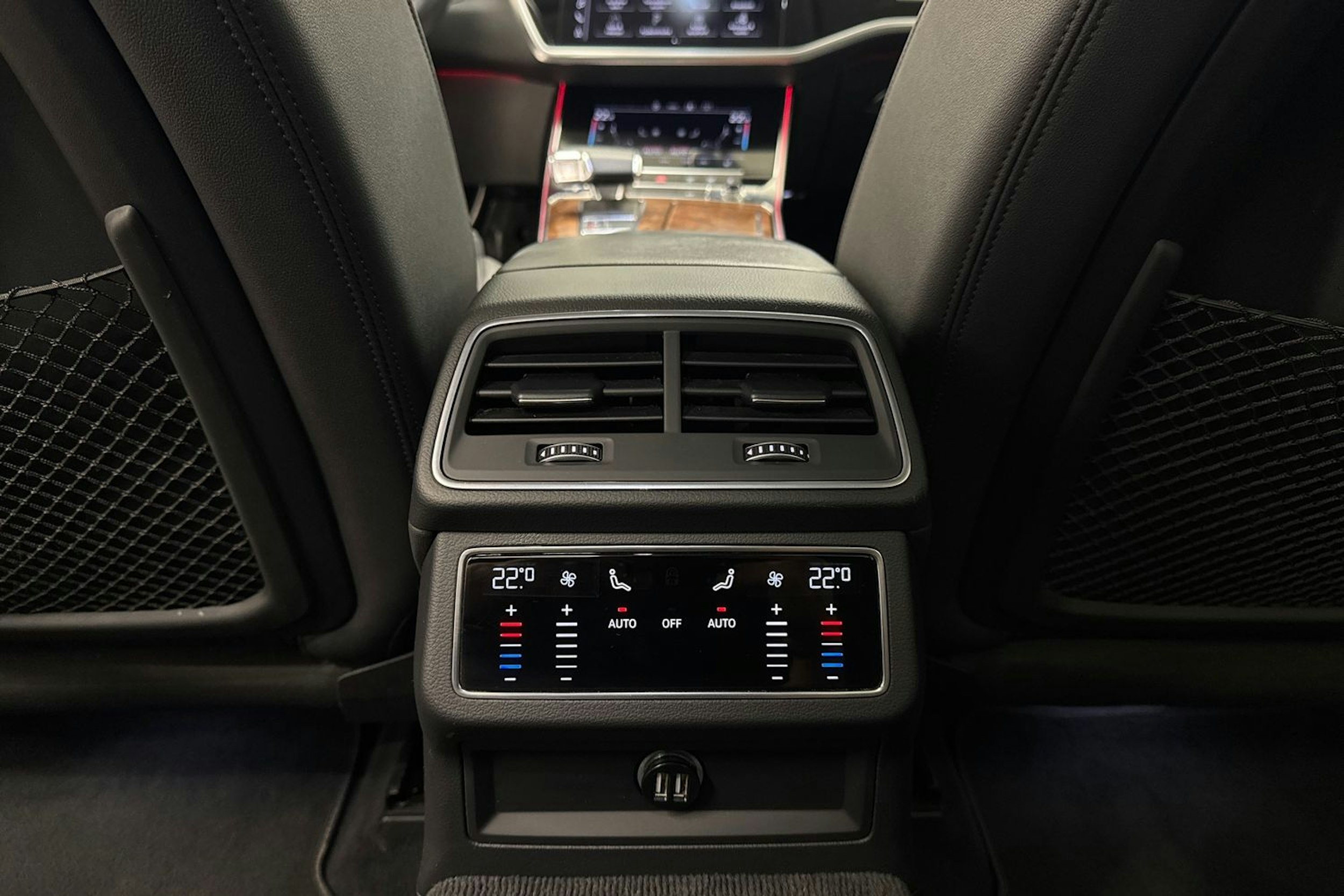 Musta Audi A6 2022 kuva 35.