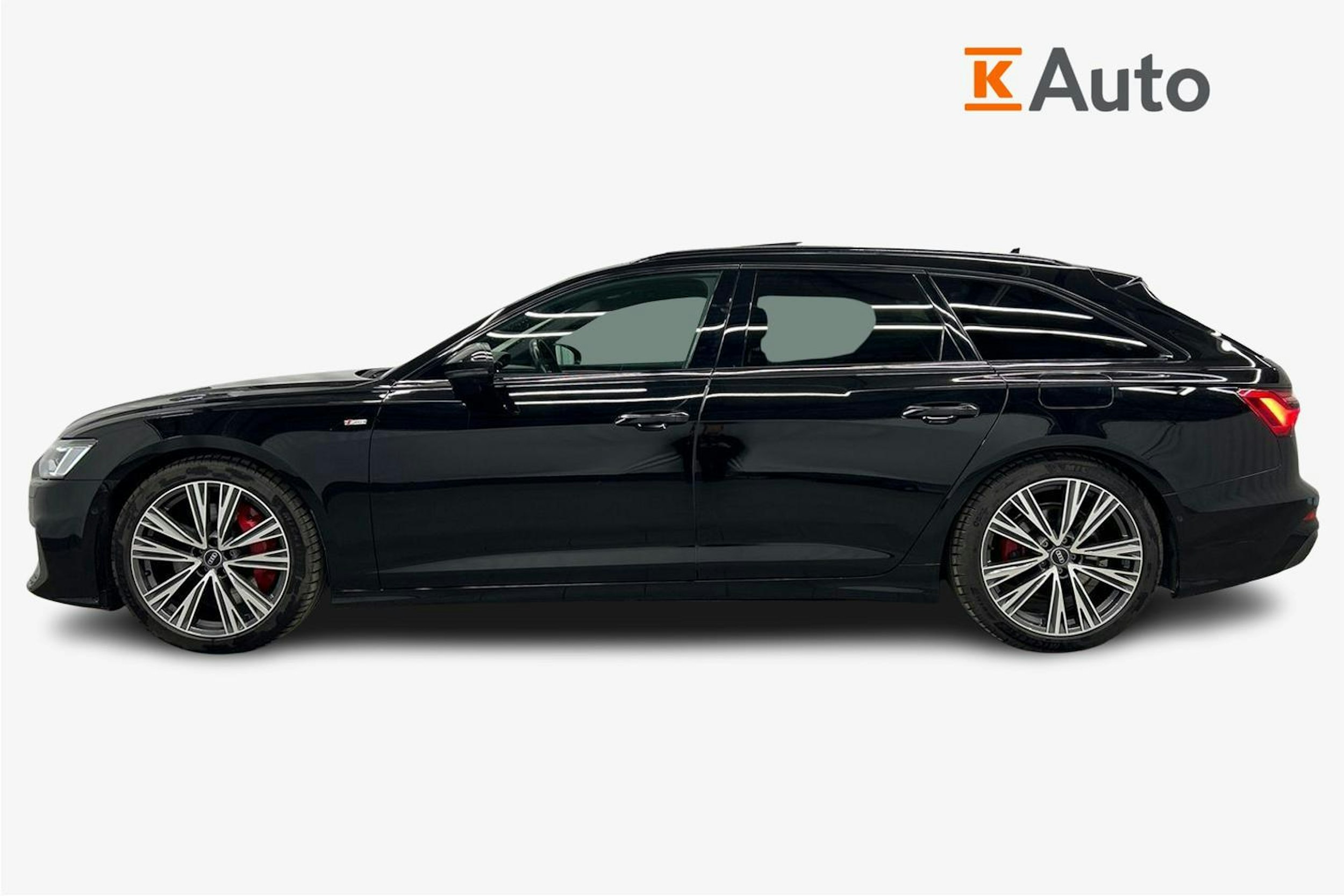 musta Audi A6 2022 kuva 6.