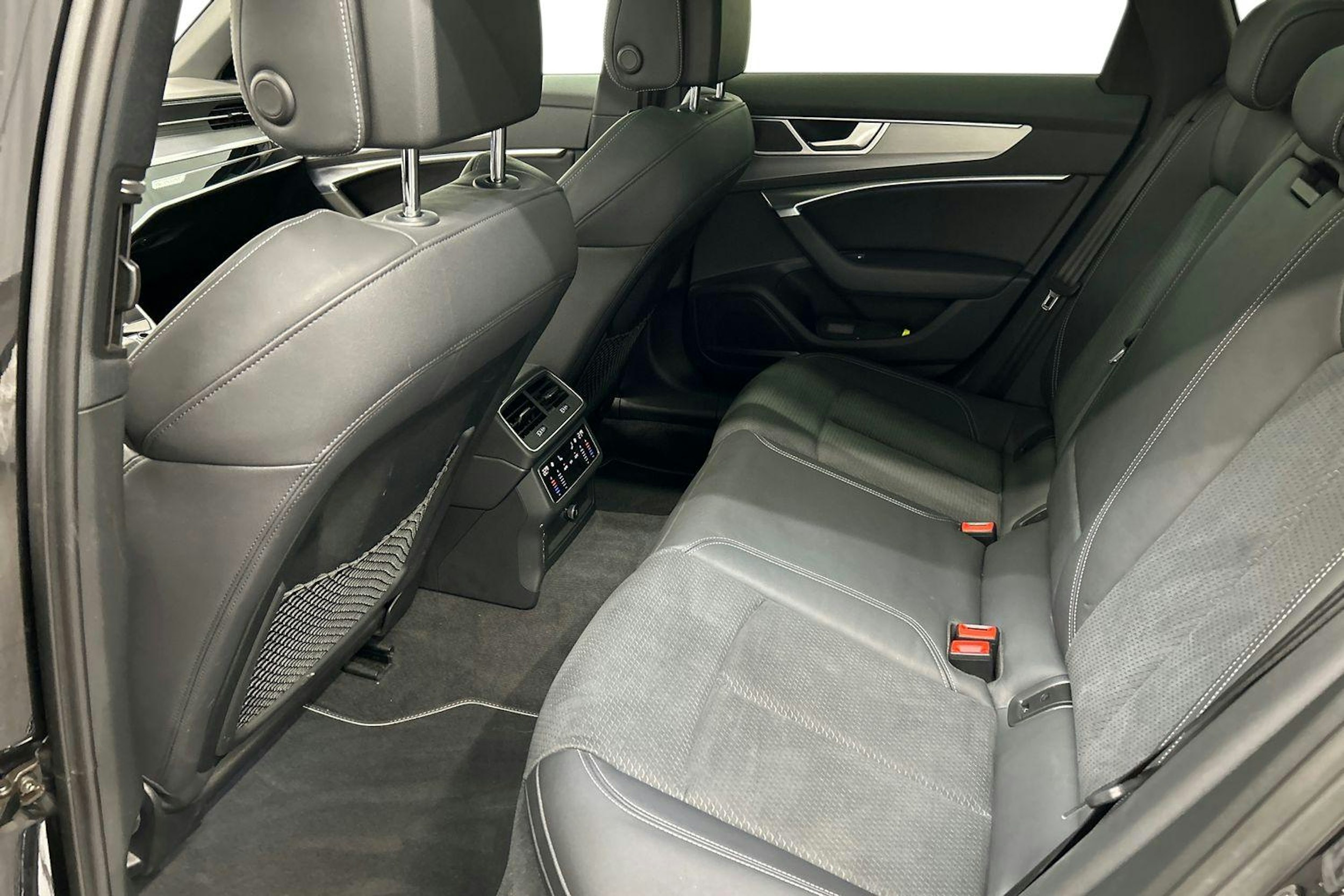 musta Audi A6 2022 kuva 9.