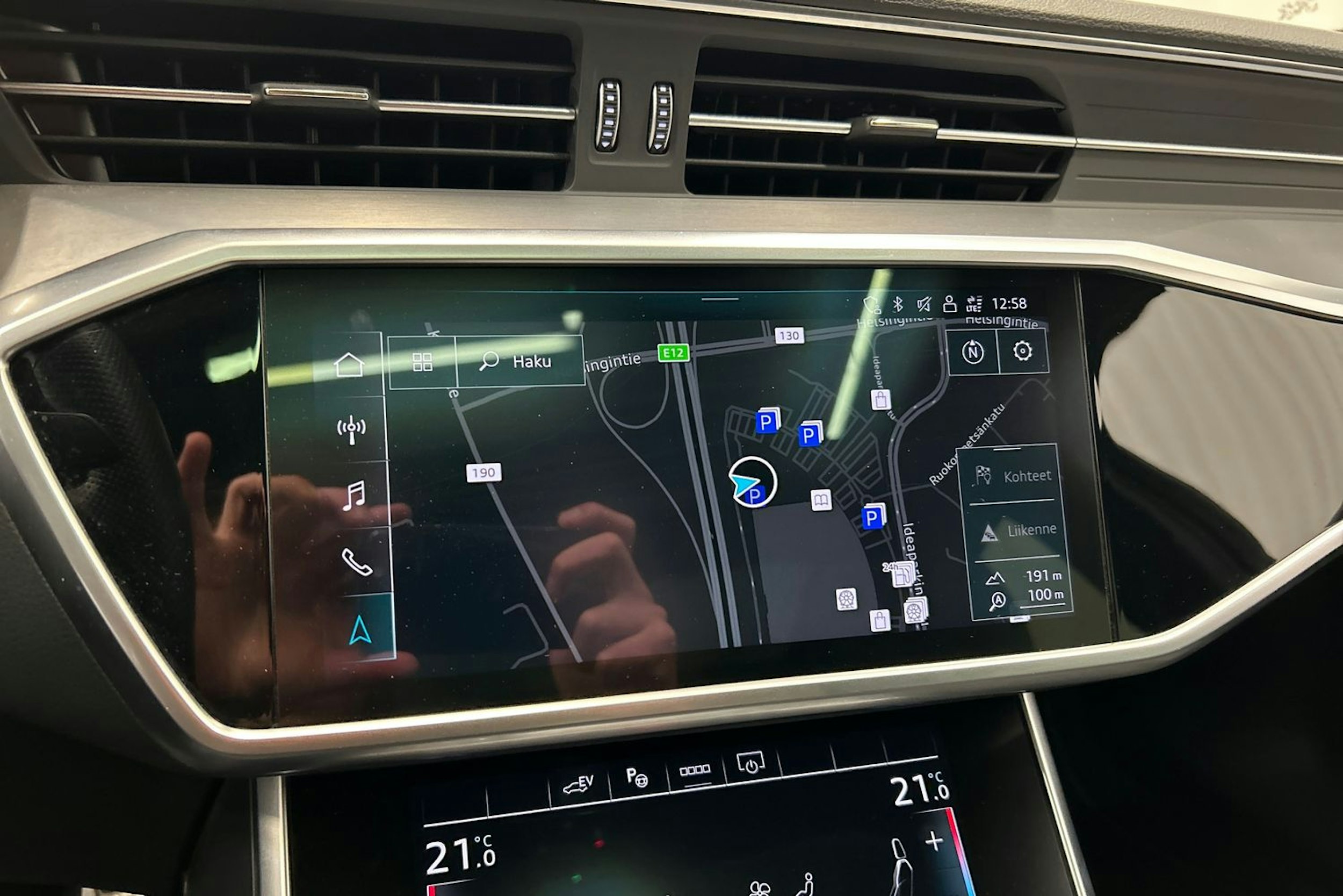 musta Audi A6 2022 kuva 24.