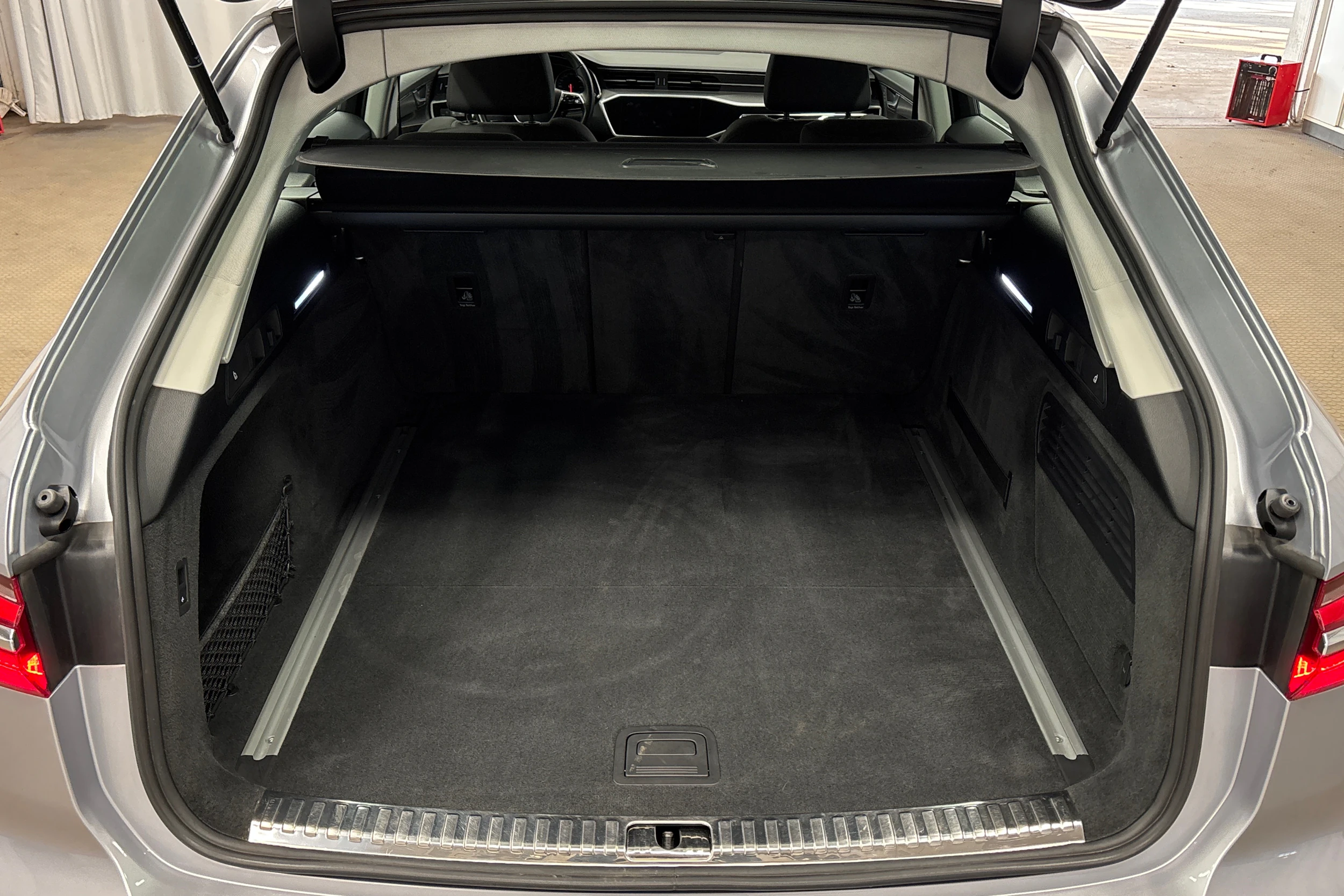 hopea Audi A6 2023 kuva 11.