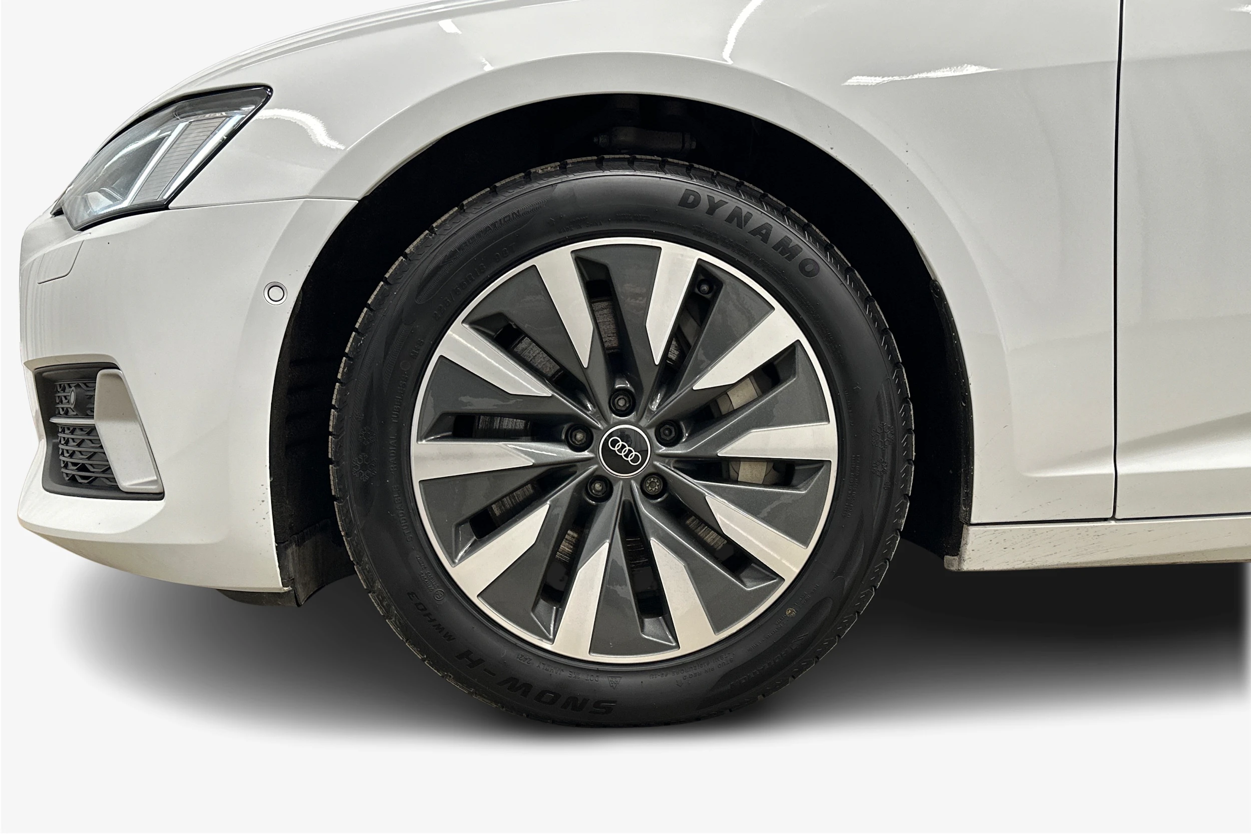 valkoinen Audi A6 2023 kuva 9.