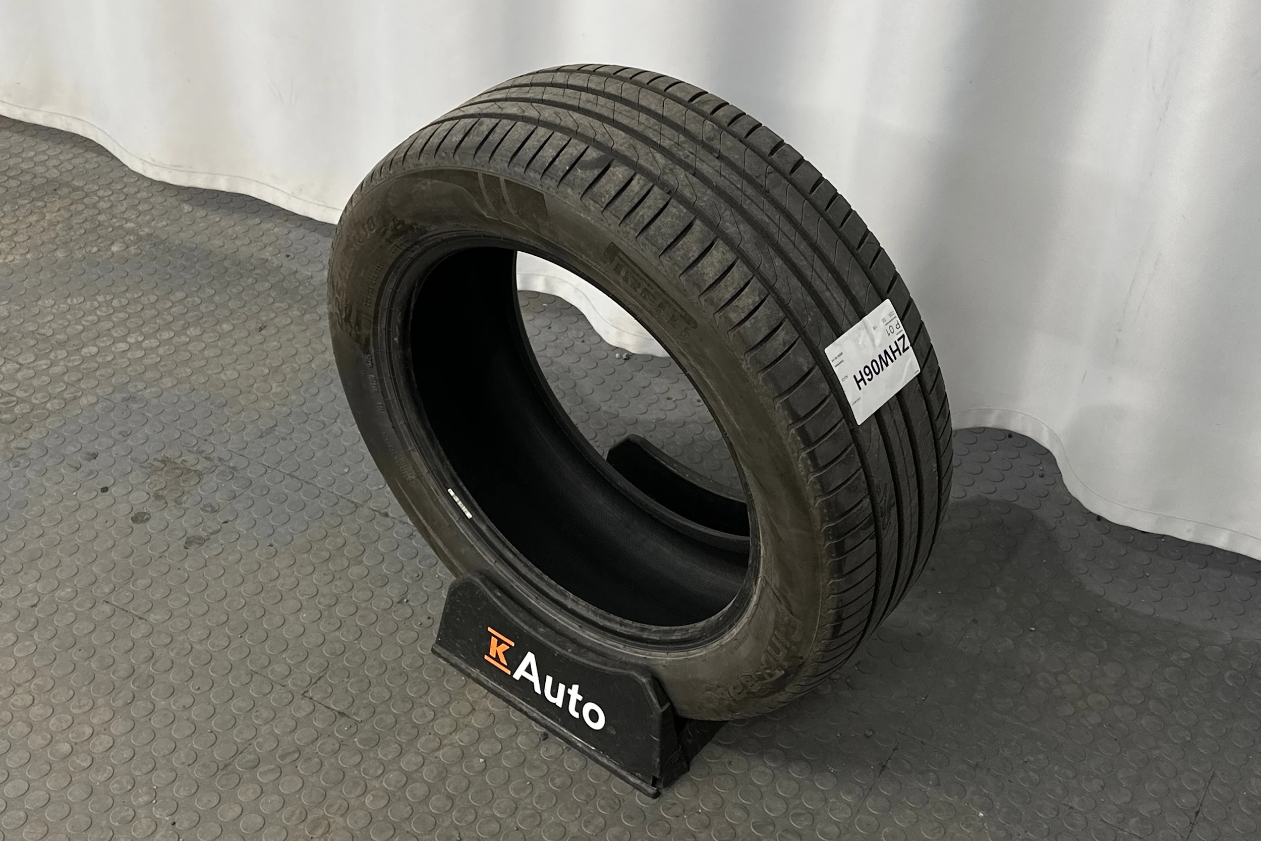 valkoinen Audi A6 2023 kuva 10.