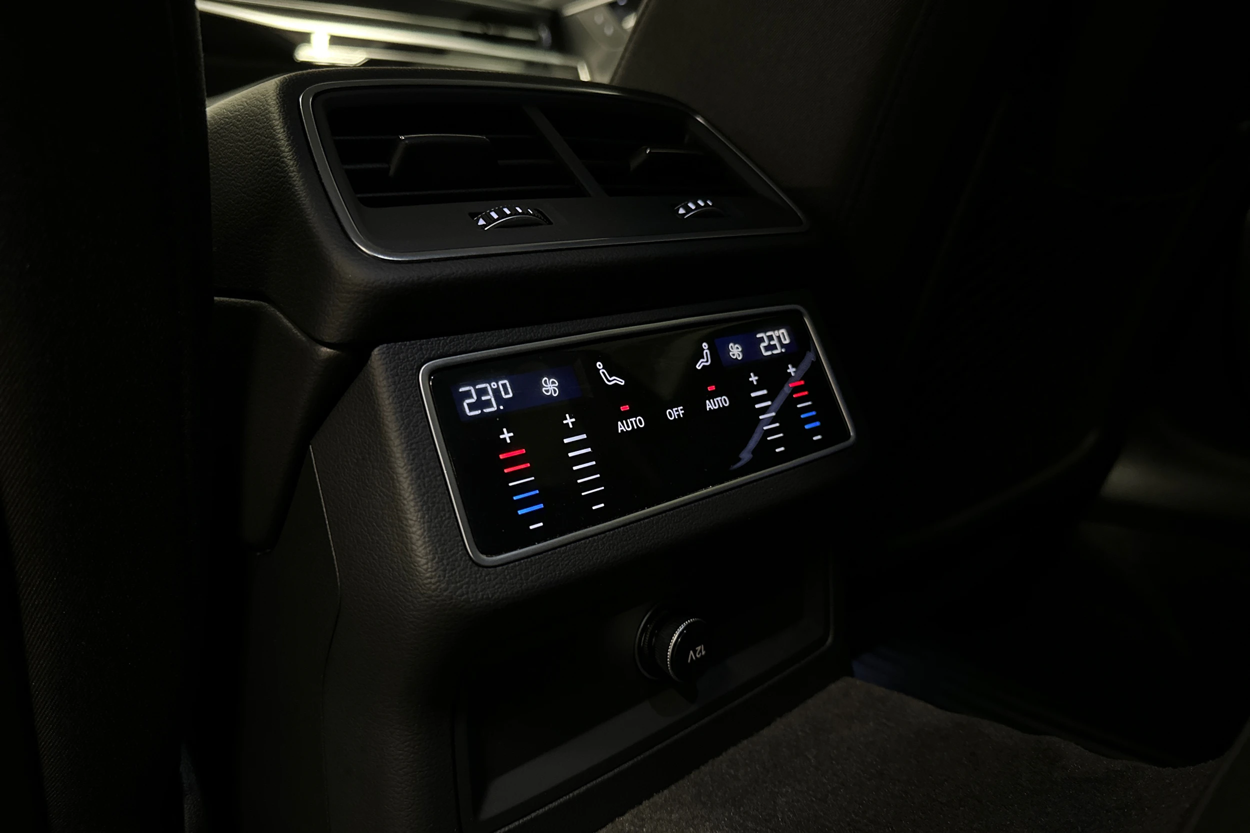 valkoinen Audi A6 2023 kuva 21.