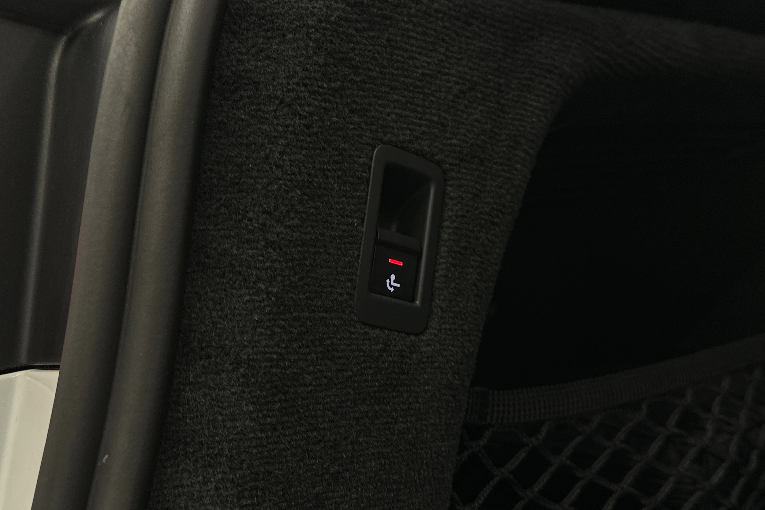 valkoinen Audi A6 2023 kuva 24.