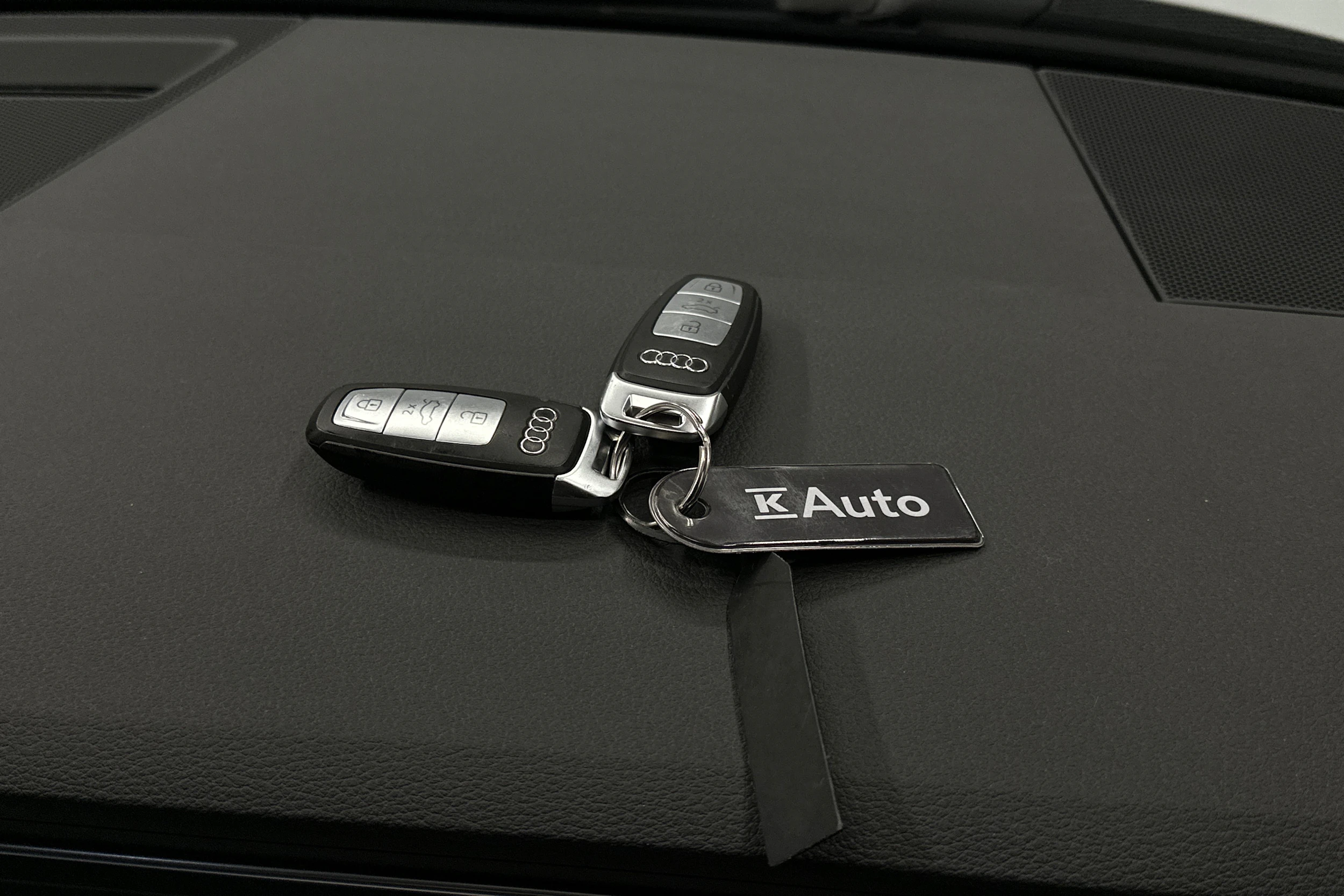 valkoinen Audi A6 2023 kuva 25.