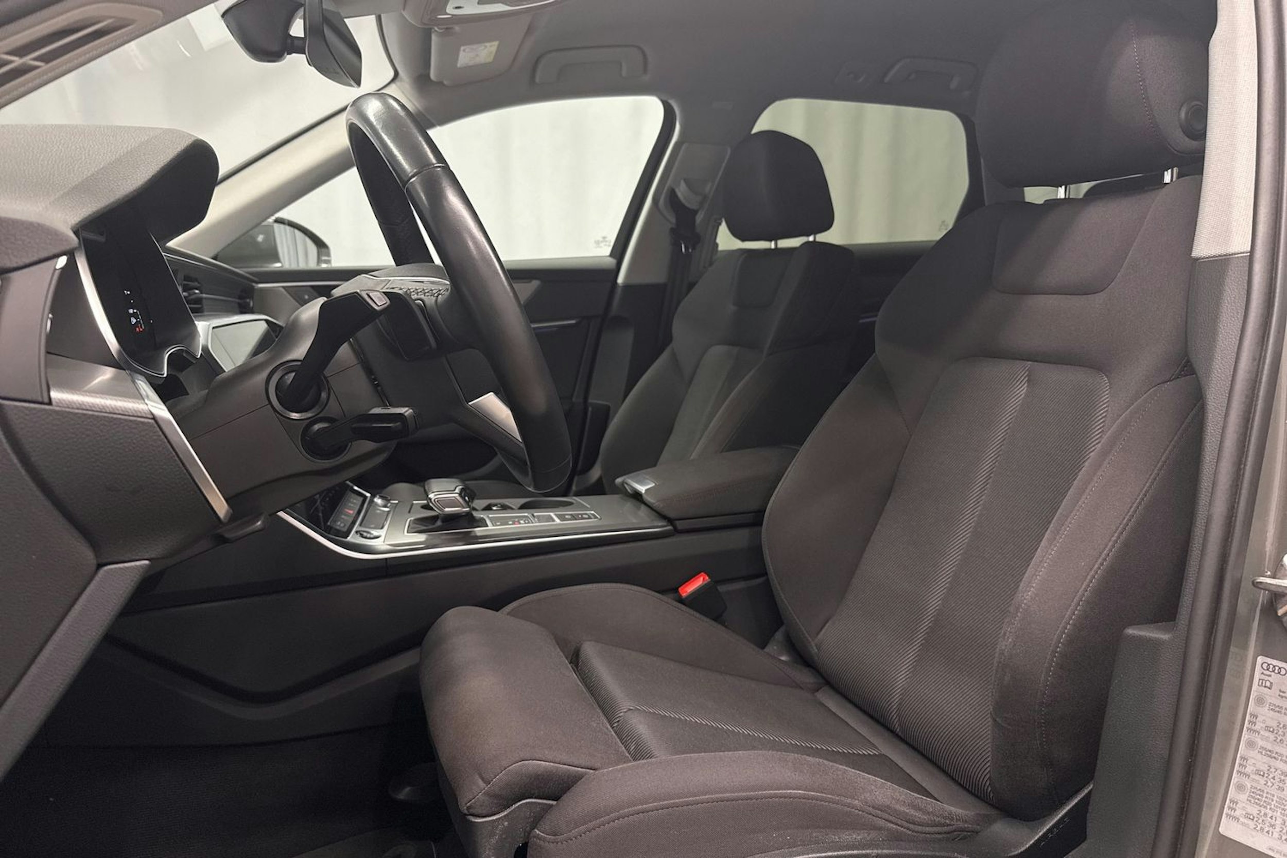 harmaa Audi A6 2023 kuva 22.