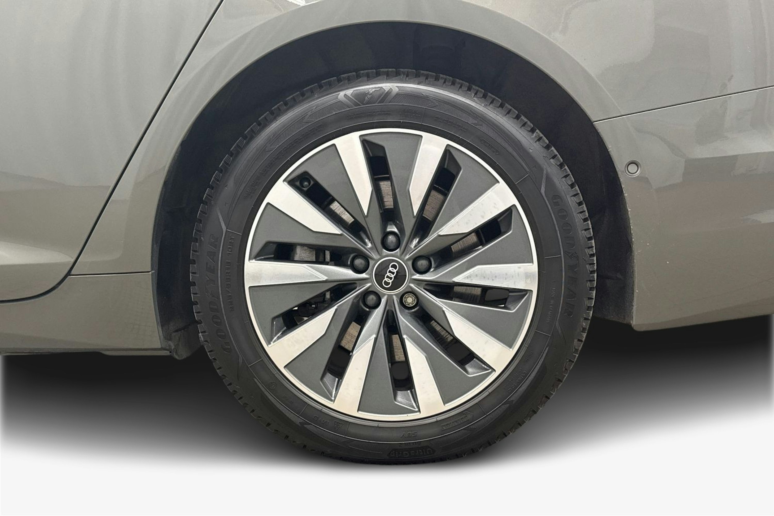 harmaa Audi A6 2023 kuva 27.
