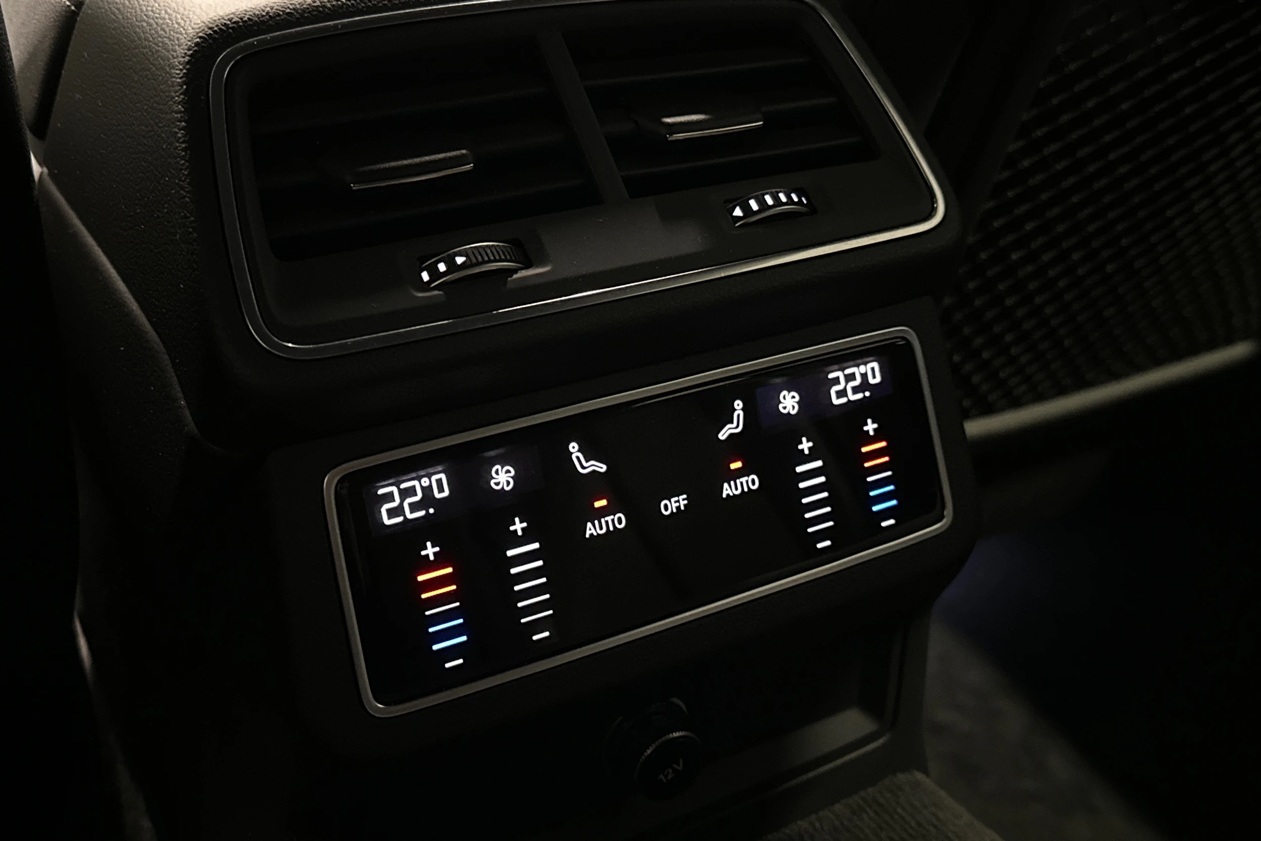 musta Audi A6 2023 kuva 18.