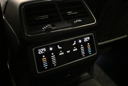 musta Audi A6 2023 kuva 18.