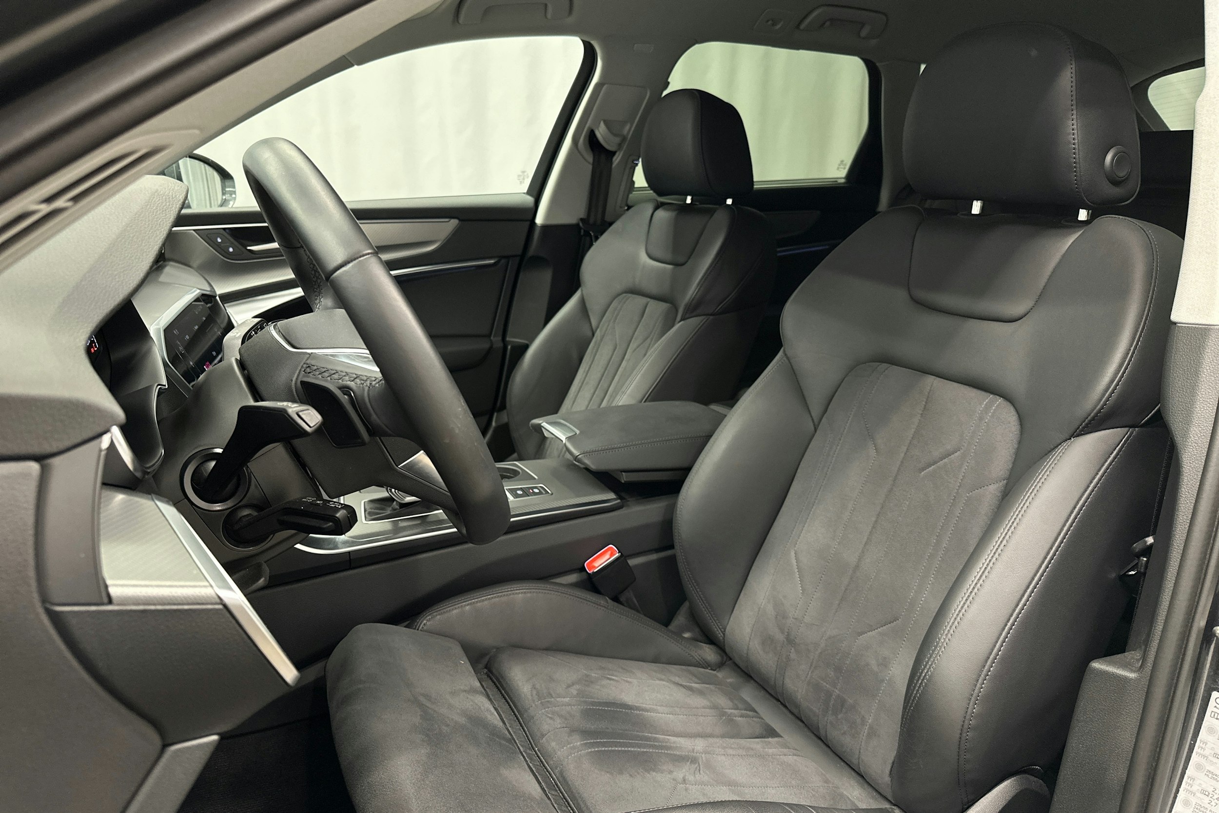 harmaa Audi A6 2023 kuva 16.