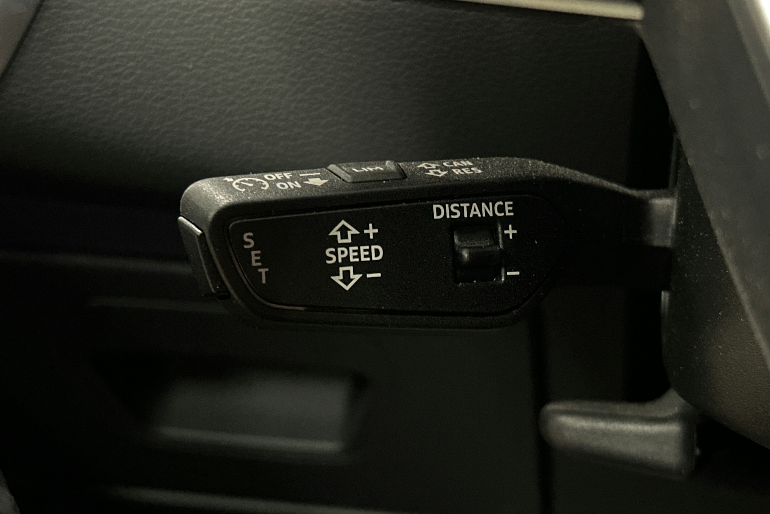 harmaa Audi A6 2023 kuva 22.