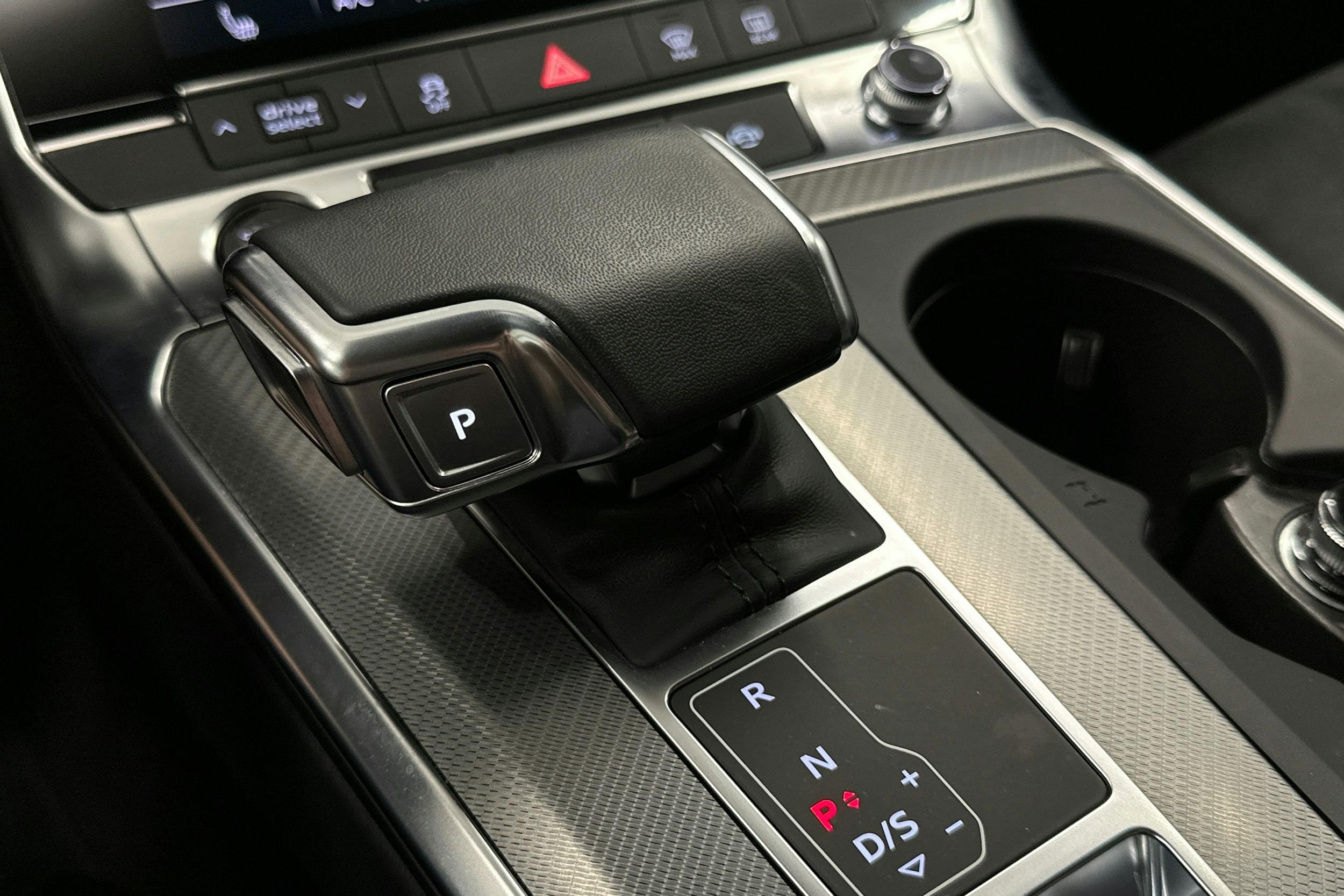 harmaa Audi A6 2023 kuva 32.