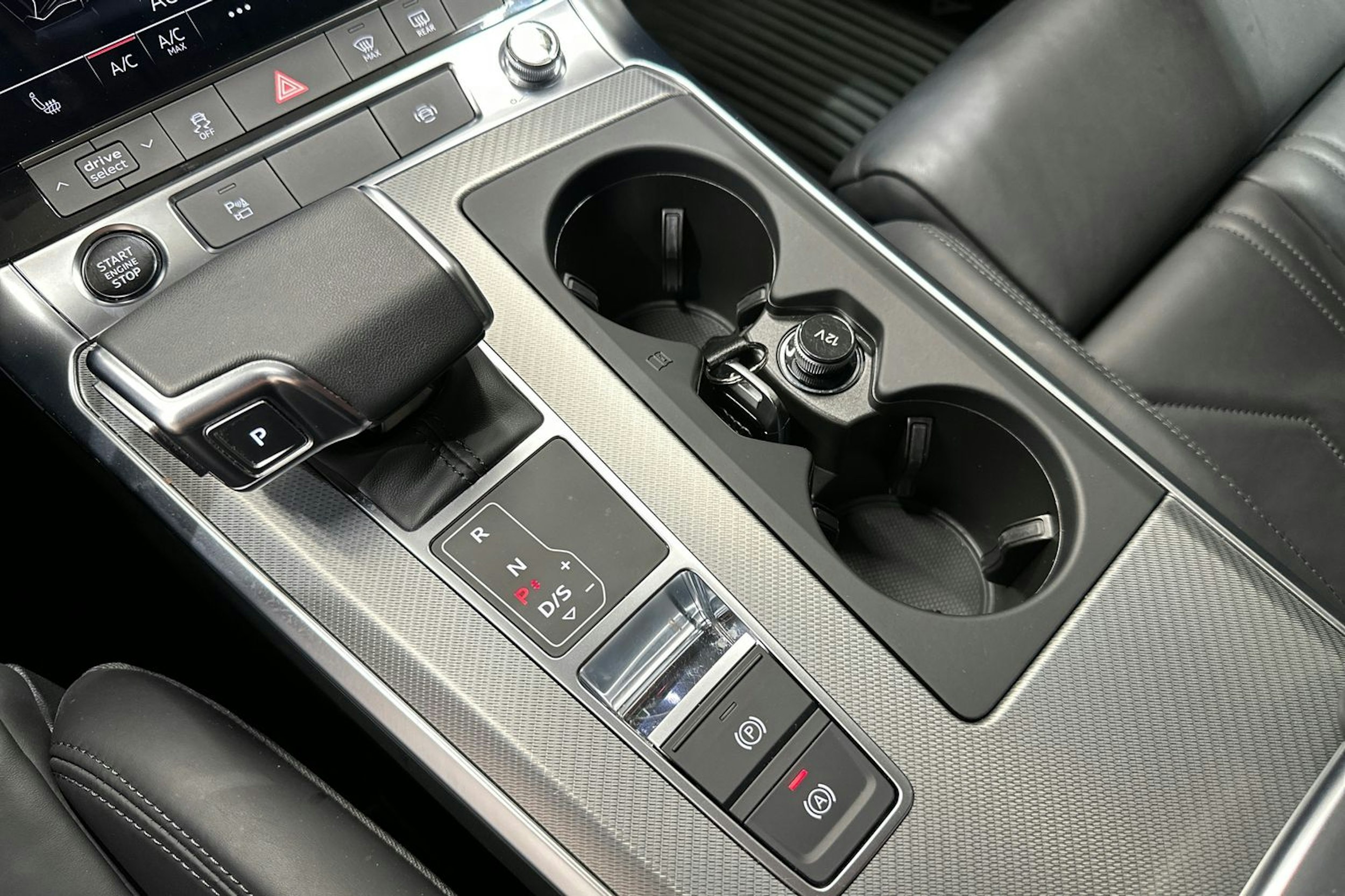 Harmaa Audi A6 2023 kuva 26.