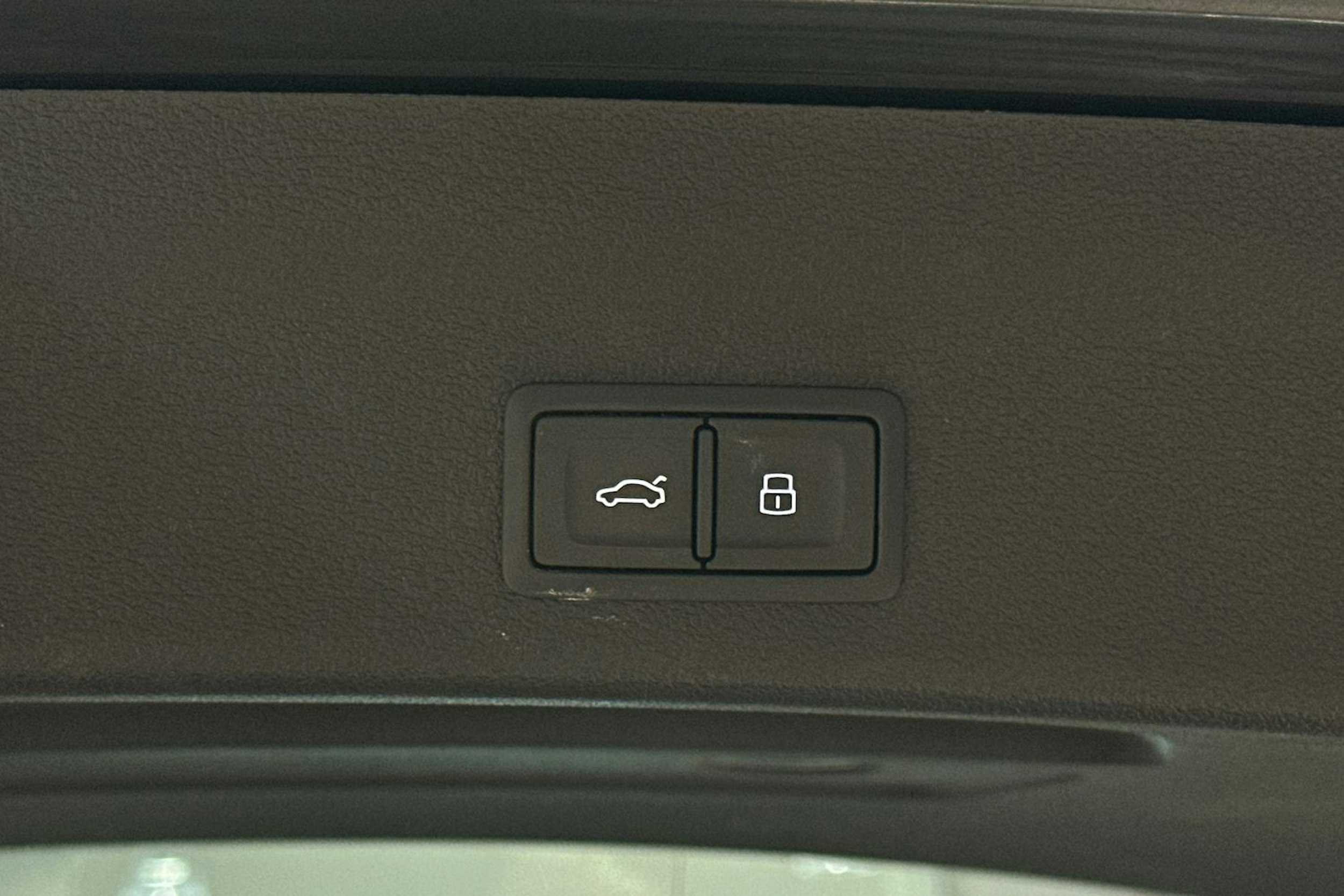 Harmaa Audi A6 2023 kuva 34.