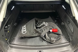 Harmaa Audi A6 2023 kuva 35.