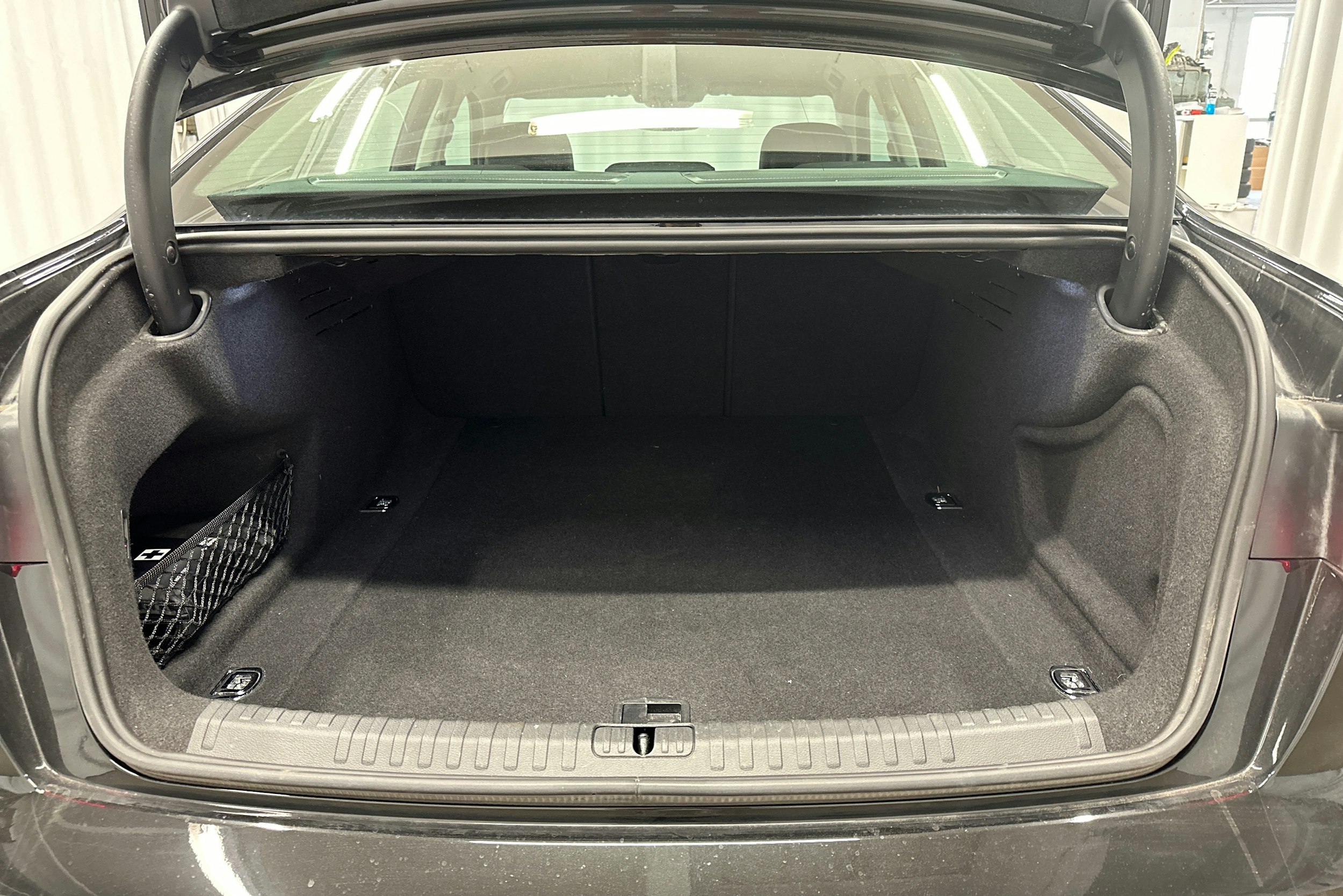 met. musta Audi A6 2023 kuva 11.