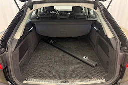 musta Audi A6 2023 kuva 13.