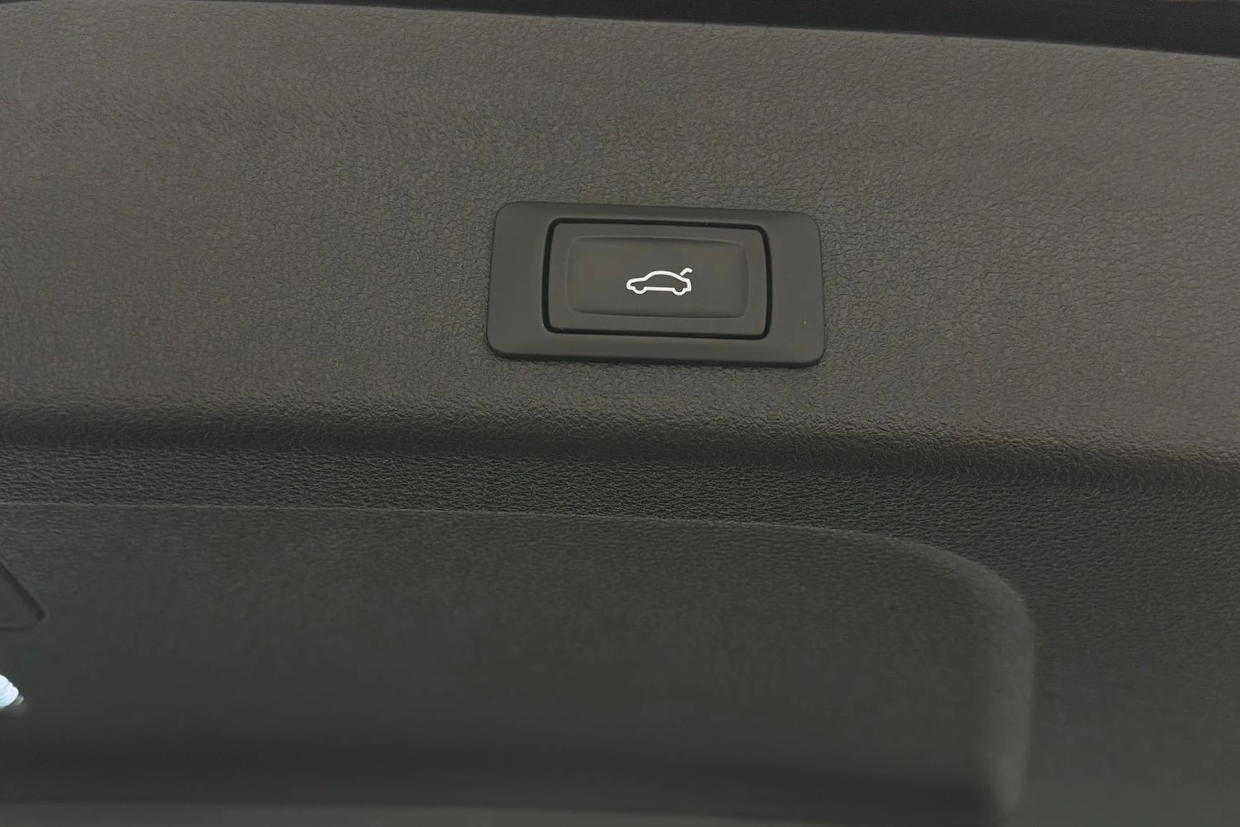musta Audi A6 2023 kuva 14.