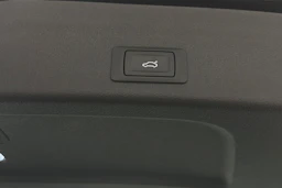 musta Audi A6 2023 kuva 14.