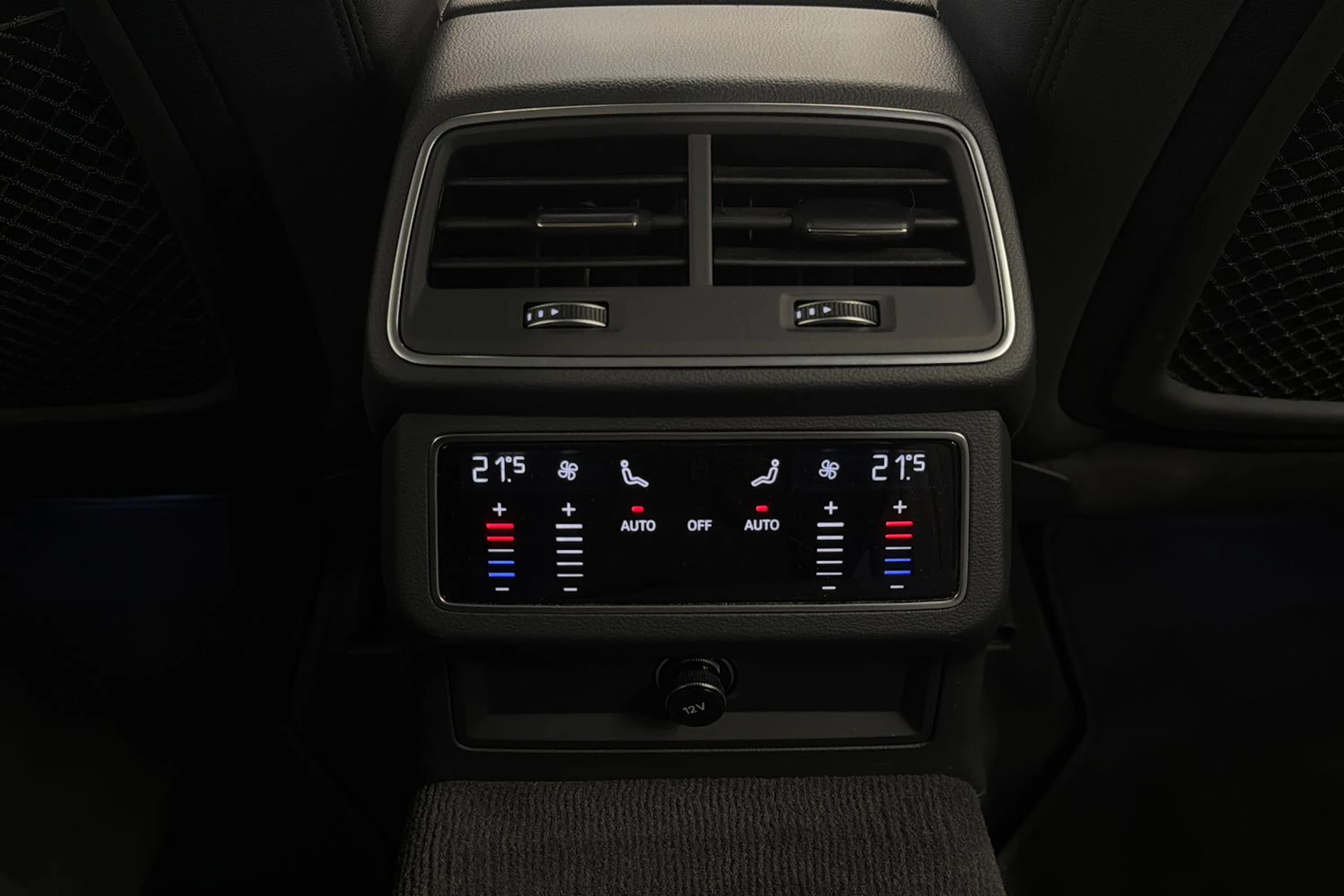 musta Audi A6 2023 kuva 15.