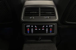 musta Audi A6 2023 kuva 15.