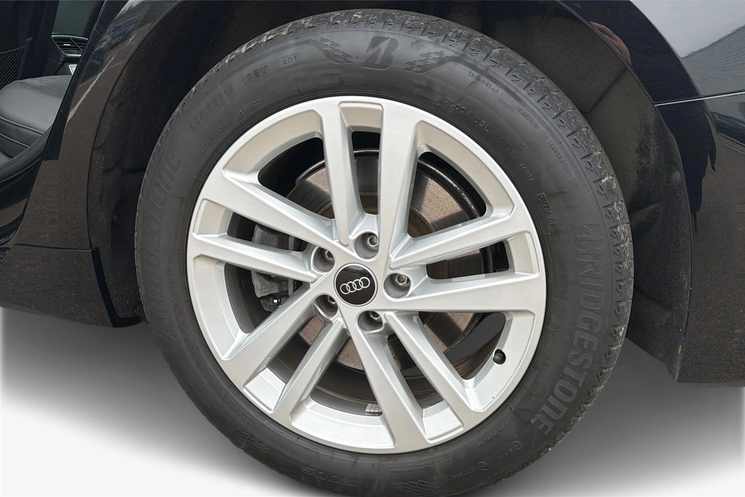 musta Audi A6 2023 kuva 12.