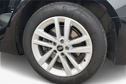 musta Audi A6 2023 kuva 12.