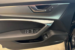musta Audi A6 2023 kuva 25.