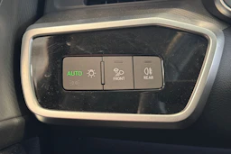 musta Audi A6 2023 kuva 28.