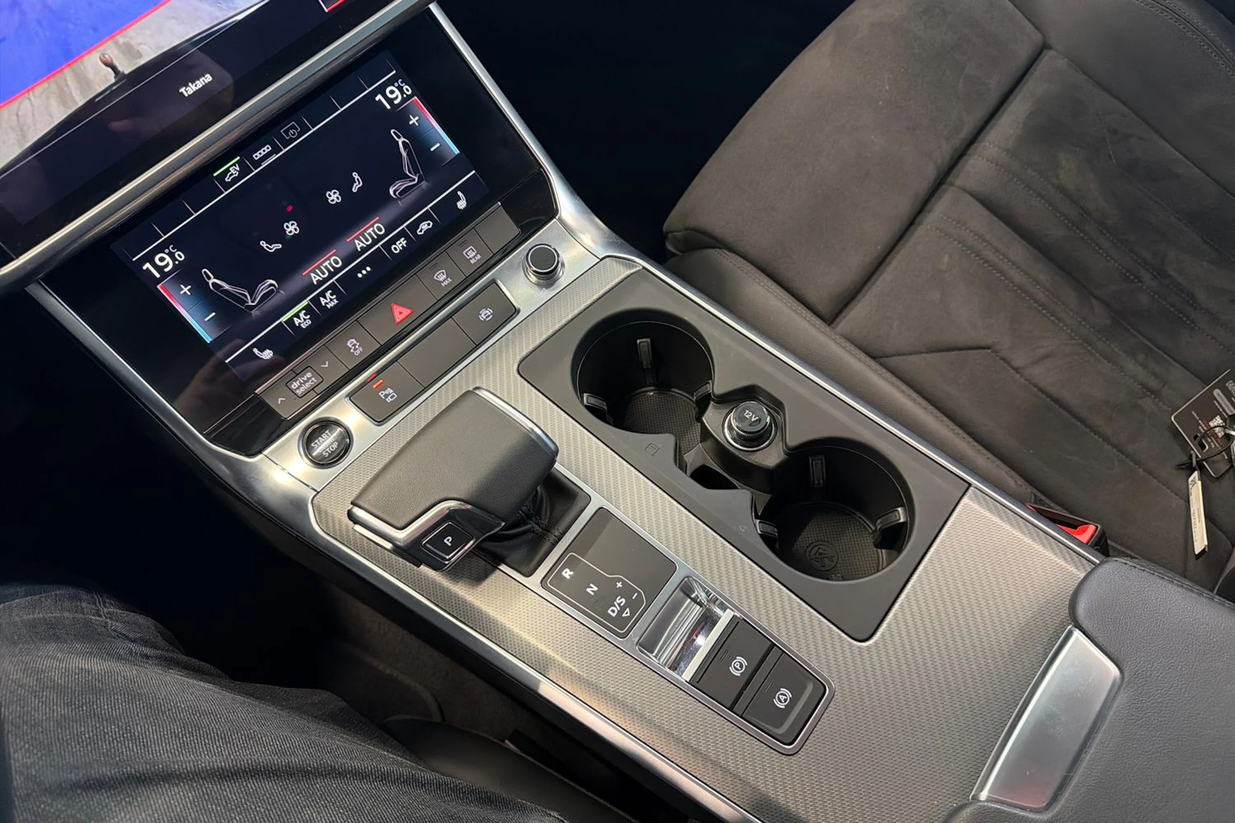 musta Audi A6 2023 kuva 42.