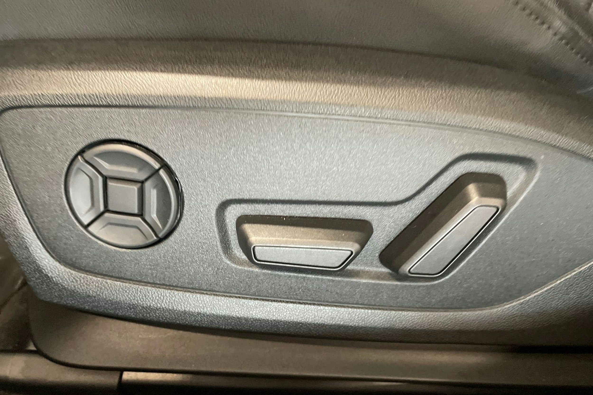 met. harmaa Audi A6 2023 kuva 16.