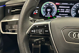 musta Audi A6 2023 kuva 13.