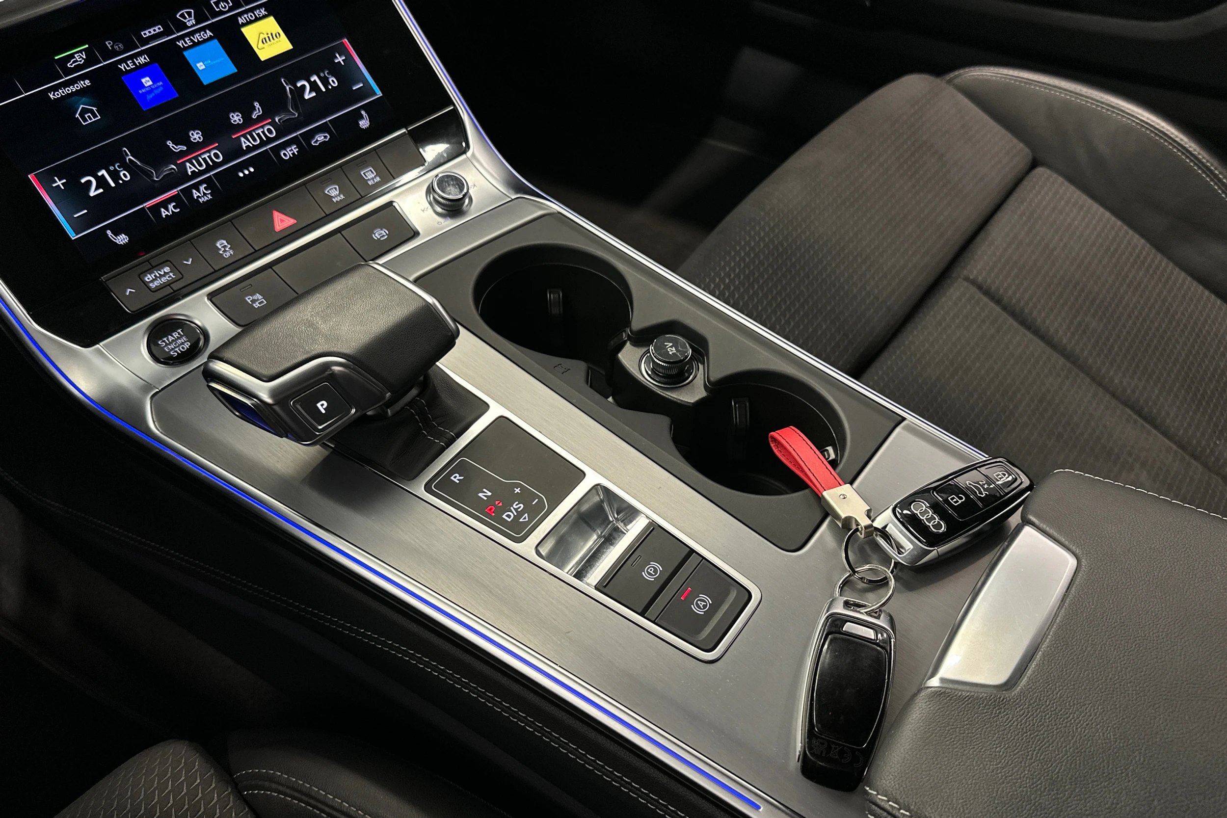 musta Audi A6 2023 kuva 16.