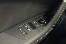 musta Audi A6 2023 kuva 26.