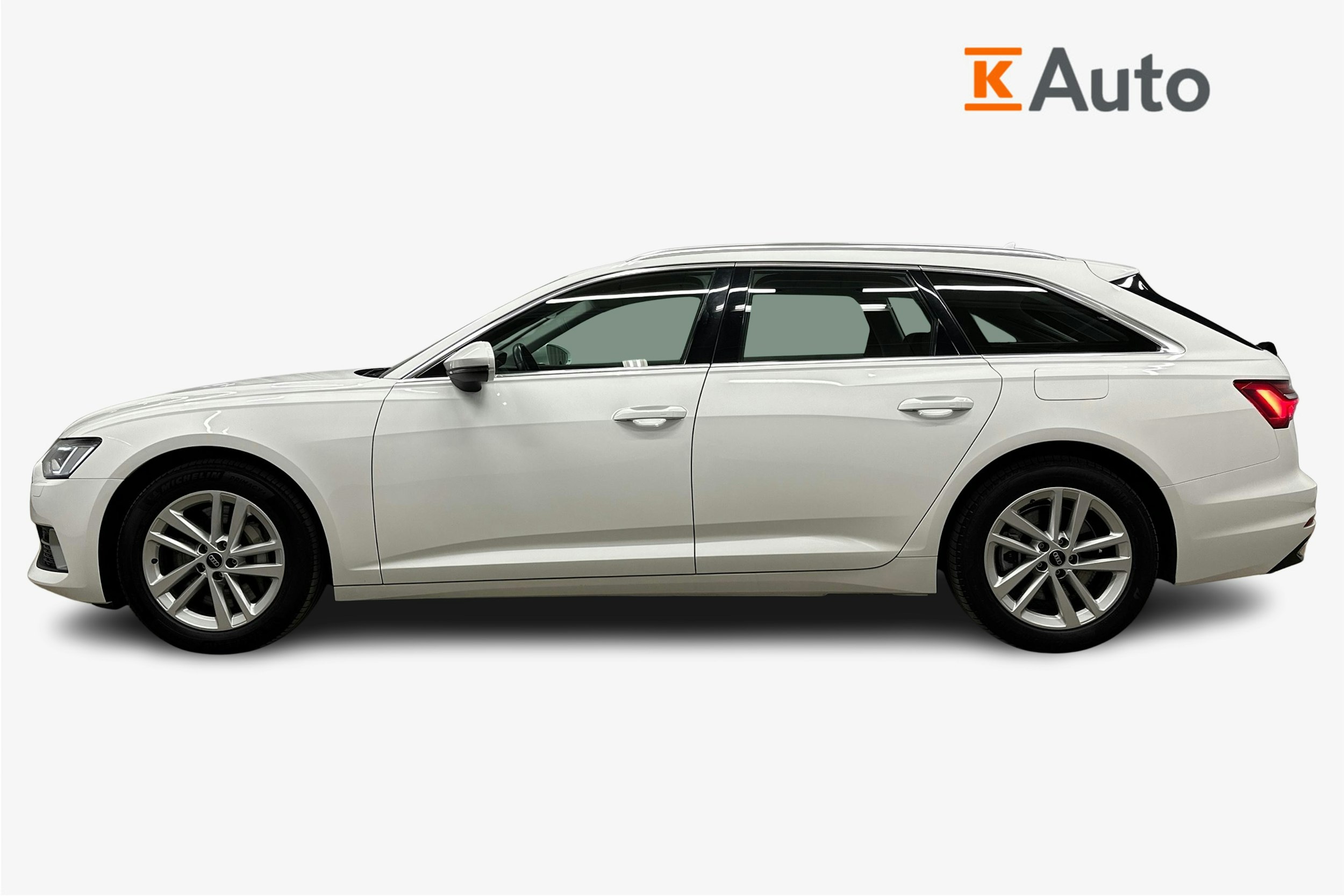 valkoinen Audi A6 2023 kuva 5.