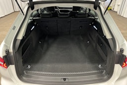valkoinen Audi A6 2023 kuva 11.