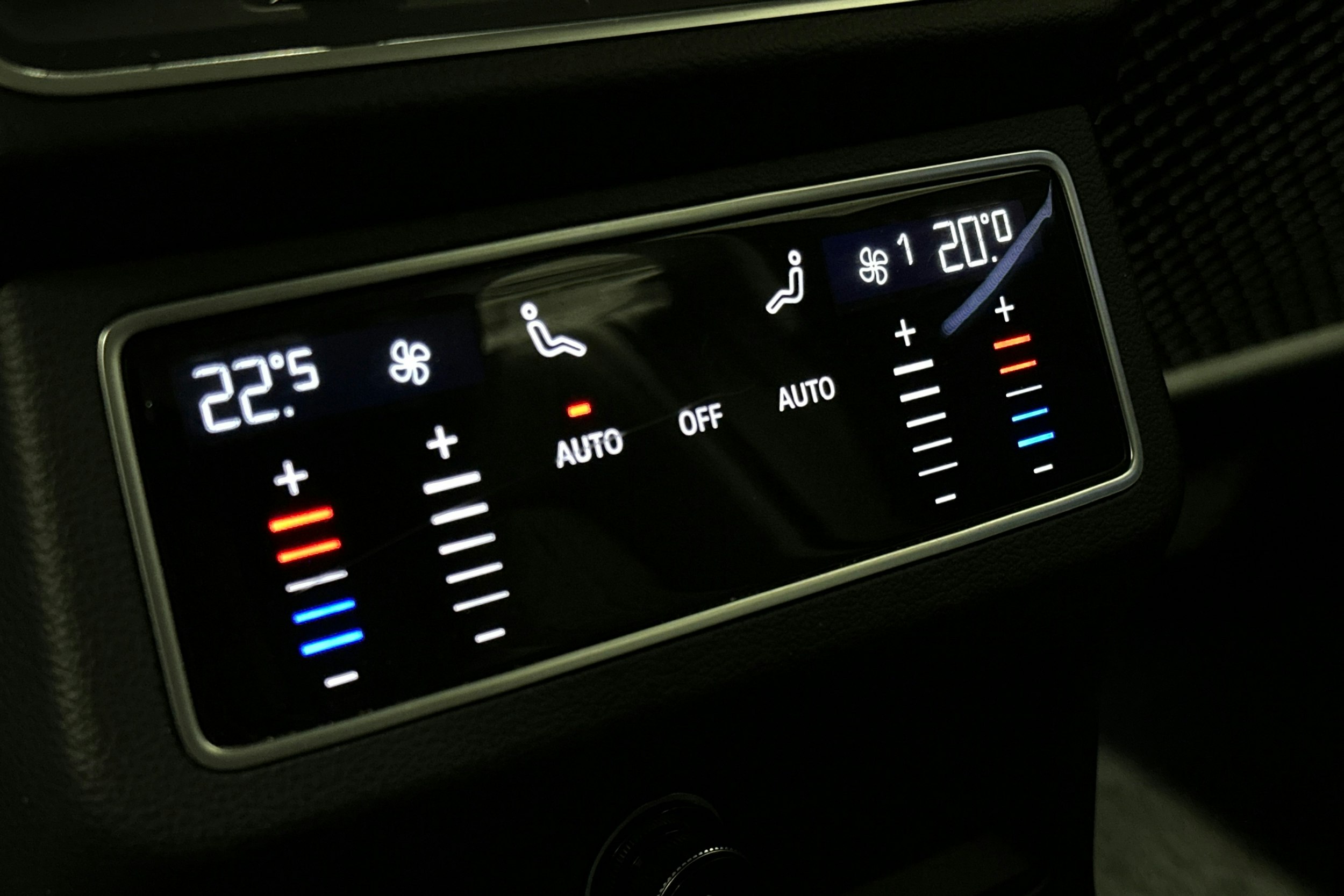 valkoinen Audi A6 2023 kuva 13.