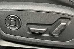 valkoinen Audi A6 2023 kuva 15.
