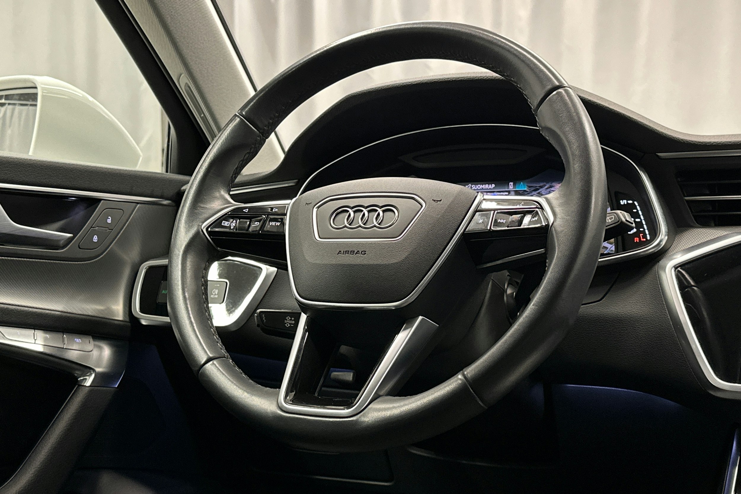 valkoinen Audi A6 2023 kuva 18.