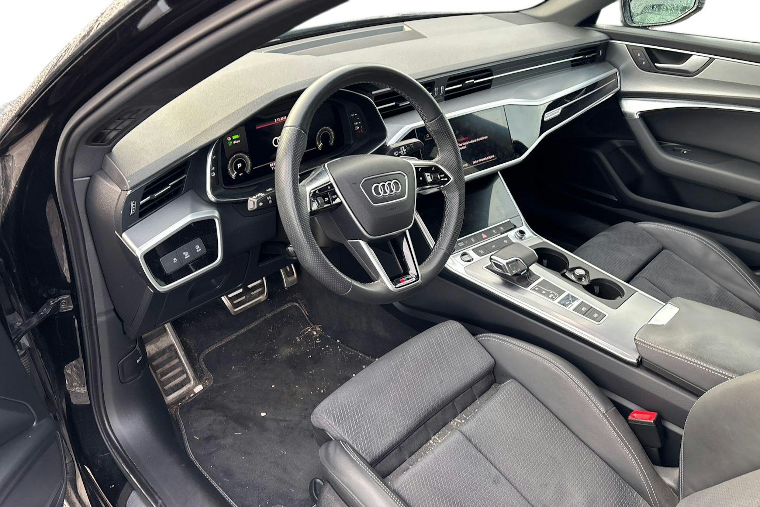 Musta Audi A6 2023 kuva 3.