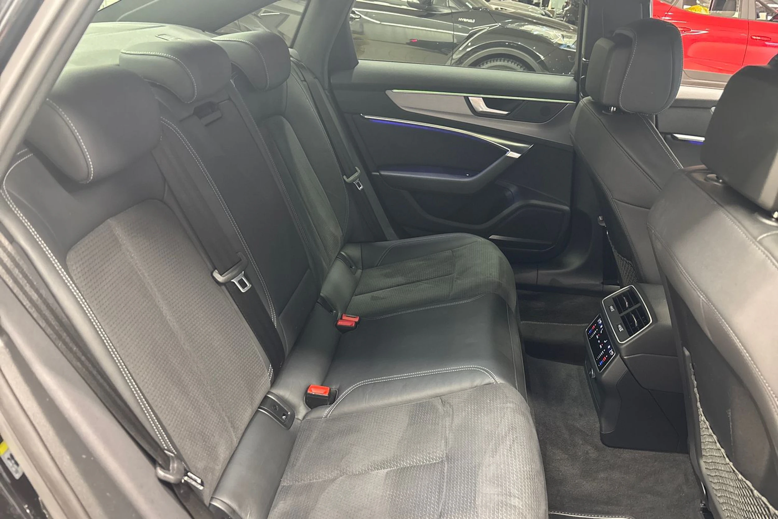 Musta Audi A6 2023 kuva 12.