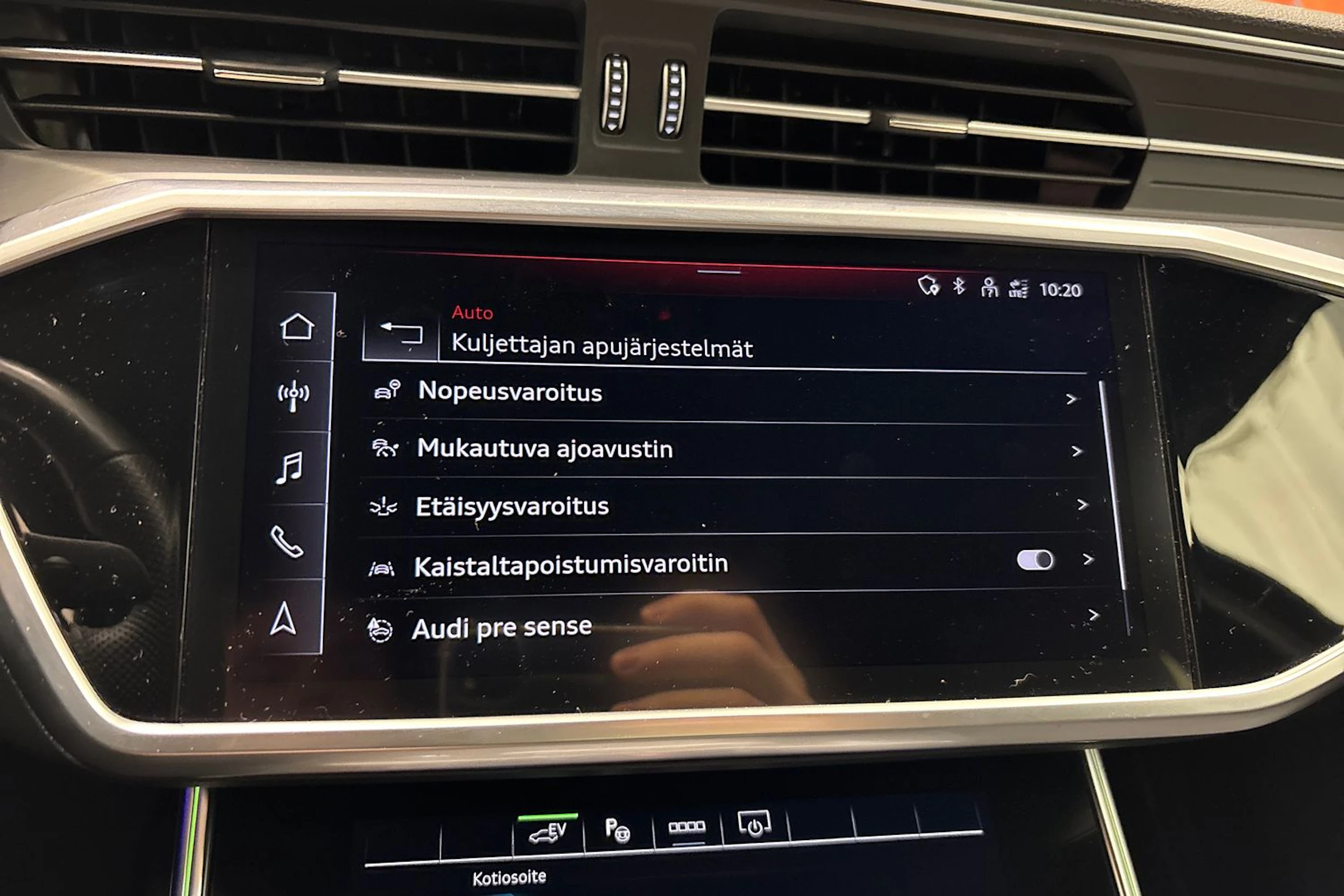 Musta Audi A6 2023 kuva 23.