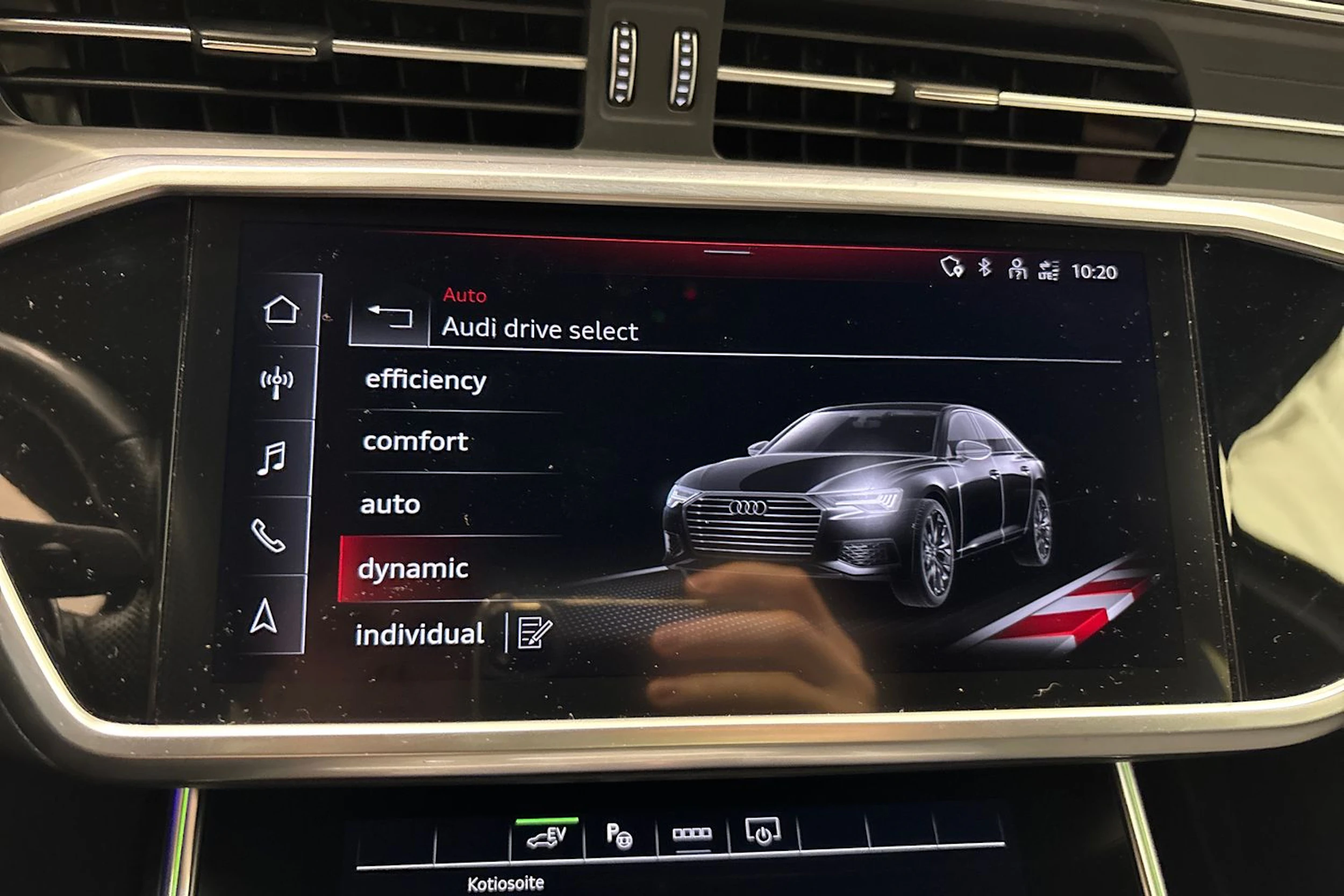 Musta Audi A6 2023 kuva 24.